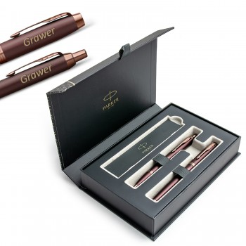 Parker IM Monochrome Burgundy - Plunksnakotis (F) + tušinukas su graviravimu elegantiškoje dėžutėje